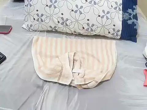 just lela online show from October 15, 2025, 12:05 pm