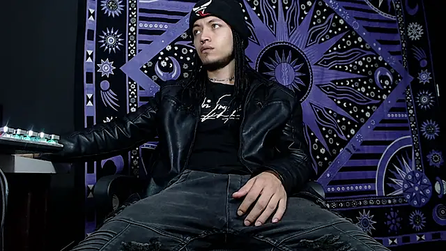 Dicaprioo  online show from January 11, 2025, 9:15 pm