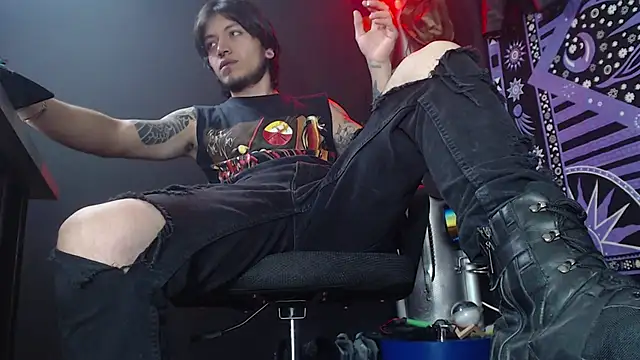 Dicaprioo  online show from March 13, 2025, 5:18 pm