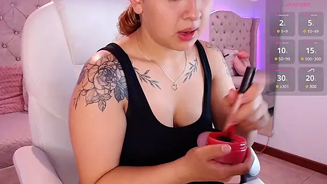 Charlotte Jones   online show from February 6, 2025, 11:21 am