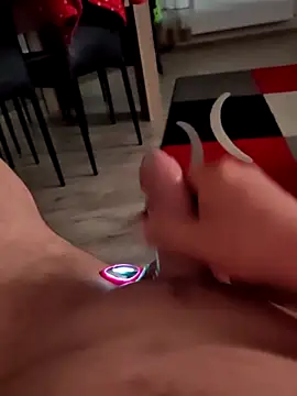 Szeltolo001 online show from March 26, 2026, 12:39 am