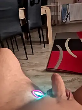 Szeltolo001 online show from March 31, 2026, 10:43 pm