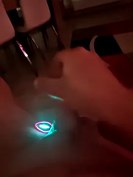 Szeltolo001 online show from April 5, 2026, 2:42 am