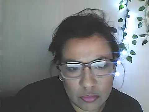 Snapshot of Erotic_nayma chatting on December 6, 2024, 2:38 pm Erotic nayma online show from December 6, 2024, 2:38 pm