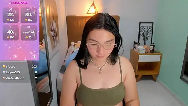 delilaquinn online show from December 27, 2024, 1:11 am