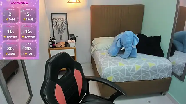 delilaquinn online show from January 13, 2025, 7:21 pm