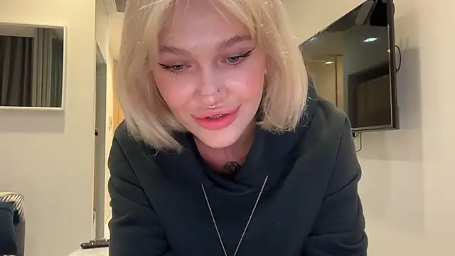 Golden Aline online show from April 5, 2026, 11:40 am