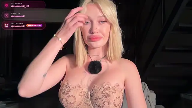 Snapshot of Golden_Aline chatting on June 16, 2026, 12:52 pm Golden Aline online show from June 16, 2026, 12:52 pm
