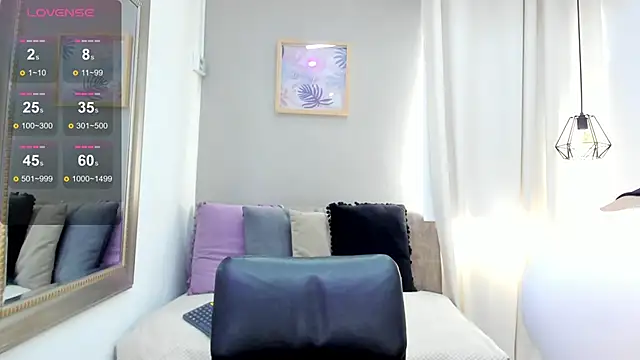  alaiasmile  online show from February 20, 2025, 7:41 pm