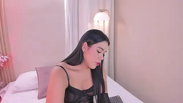 mara brooks online show from December 2, 2025, 8:37 pm