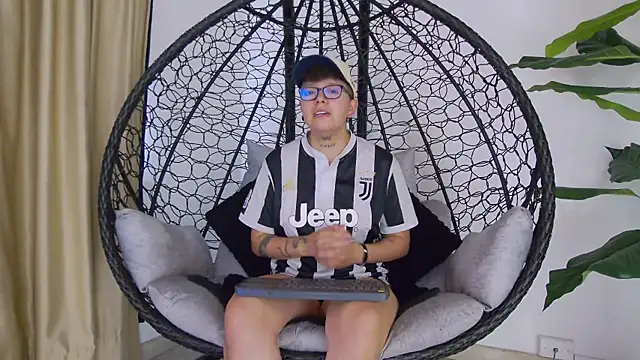 alex noa online show from October 17, 2025, 5:26 pm