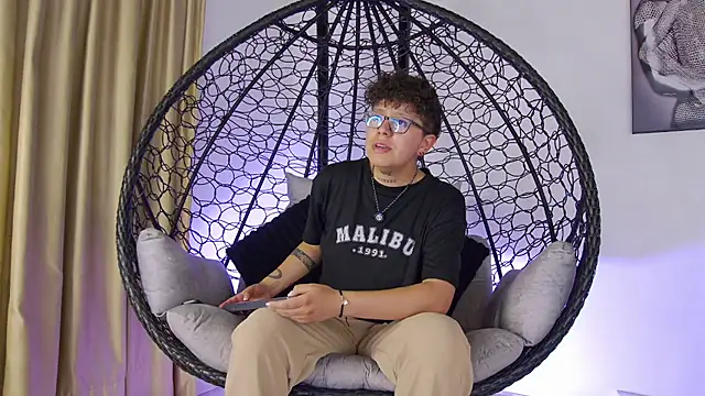 alex noa online show from May 12, 2026, 7:22 pm