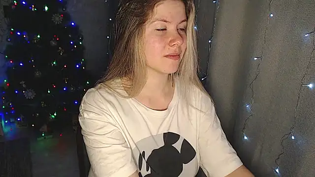 Snapshot of MelissaXKinky chatting on December 30, 2024, 7:42 pm MelissaXKinky online show from December 30, 2024, 7:42 pm