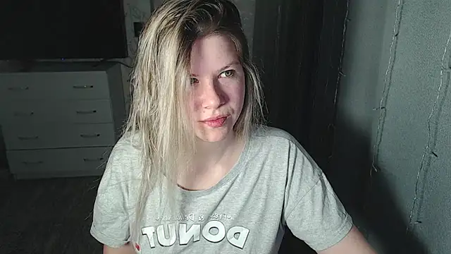 Snapshot of MelissaXKinky chatting on February 8, 2025, 4:36 pm MelissaXKinky online show from February 8, 2025, 4:36 pm