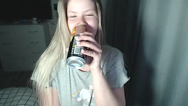 Snapshot of MelissaXKinky chatting on March 4, 2025, 4:41 pm MelissaXKinky online show from March 4, 2025, 4:41 pm