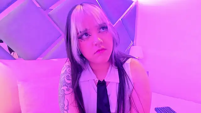 Snapshot of Charlotte_Myers chatting on September 10, 2025, 7:47 pm Charlotte Myers online show from September 10, 2025, 7:47 pm