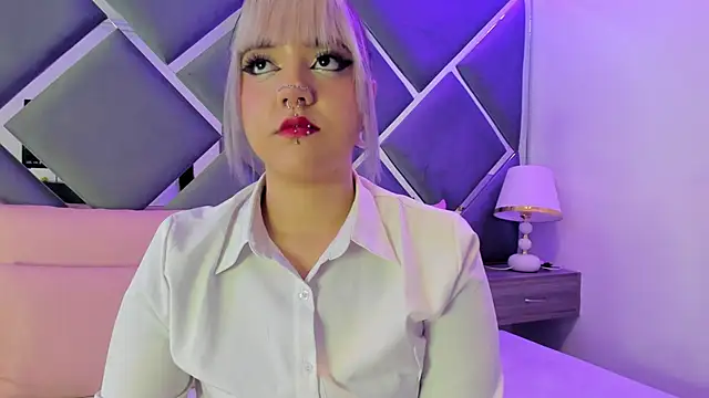 Snapshot of Charlotte_Myers chatting on October 15, 2025, 7:47 pm Charlotte Myers online show from October 15, 2025, 7:47 pm