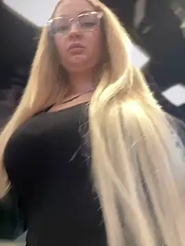 Teya moon  online show from January 13, 2025, 12:02 pm