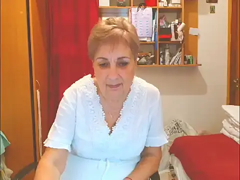 Victoria5643 online show from November 17, 2025, 6:03 pm