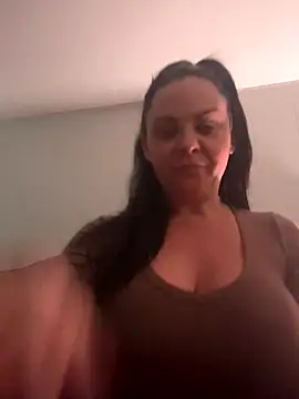 IvyWylde online show from December 1, 2024, 6:30 pm