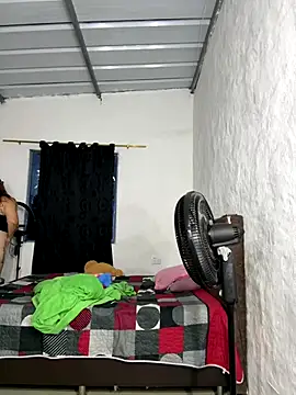 Snapshot of Sofia_Queen17 chatting on October 10, 2025, 10:47 am Sofia Queen17 online show from October 10, 2025, 10:47 am