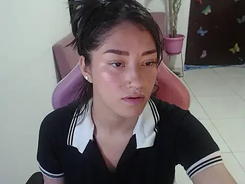 Snapshot of littleangel1_m chatting on July 12, 2026, 1:02 pm littleangel1 m online show from July 12, 2026, 1:02 pm