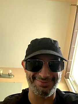 hailzeffn online show from October 17, 2025, 3:25 pm