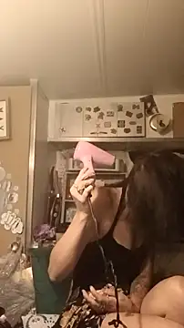 whitetrashdirtyslut online show from March 21, 2026, 6:18 am