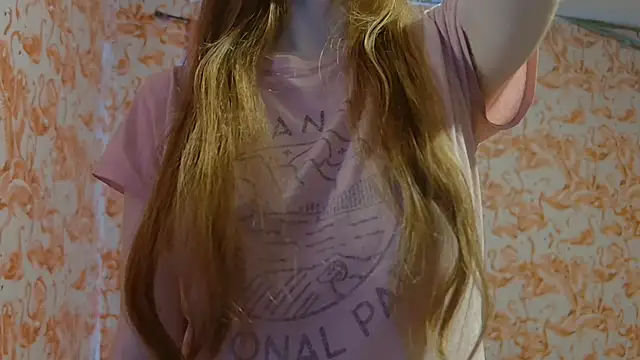 strawberrysmoothie online show from March 9, 2026, 7:18 pm