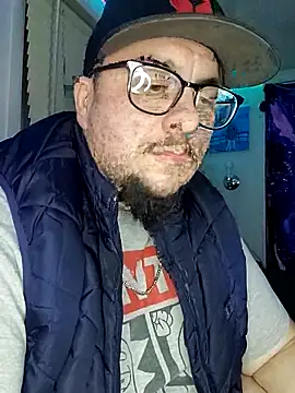 Snapshot of Spunonymous chatting on March 1, 2025, 11:58 pm Spunonymous online show from March 1, 2025, 11:58 pm