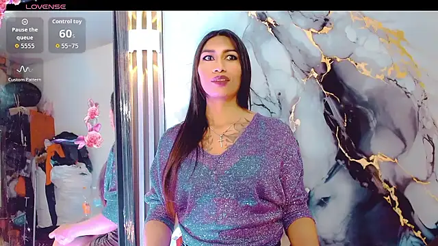 khiara moretti online show from December 15, 2025, 11:58 am