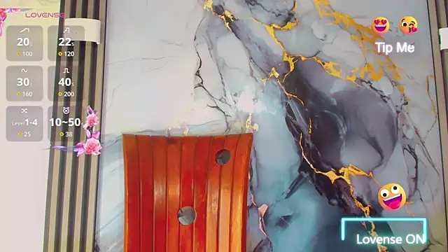 khiara moretti online show from March 23, 2026, 7:29 pm