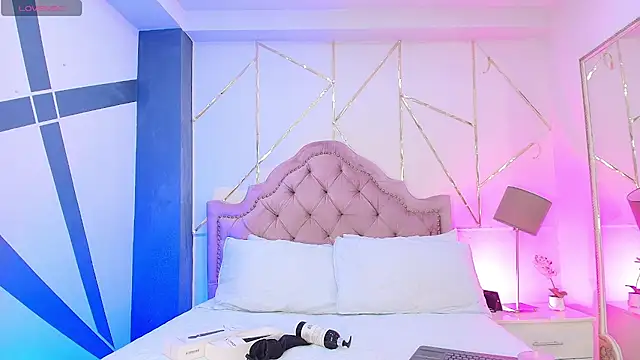 Agathaargent  online show from January 18, 2025, 8:52 am