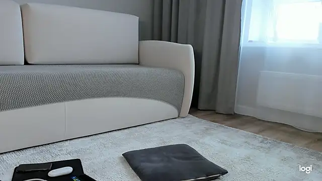 AmelinaLove online show from April 12, 2026, 3:00 am