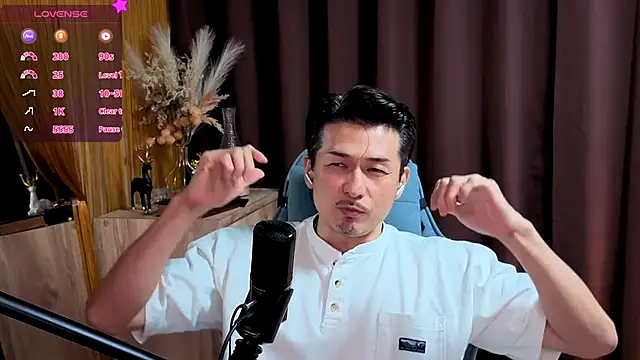 Snapshot of HARU-outdoor-x chatting on October 21, 2025, 2:18 pm HARU-outdoor-x online show from October 21, 2025, 2:18 pm