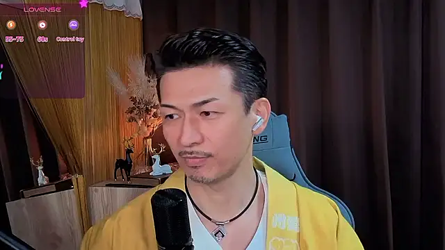 Snapshot of HARU-outdoor-x chatting on October 31, 2025, 2:18 pm HARU-outdoor-x online show from October 31, 2025, 2:18 pm