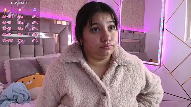 Miaa Smiith1 online show from January 9, 2025, 11:36 am