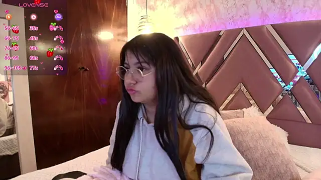 Miaa Smiith1 online show from January 31, 2025, 12:07 pm