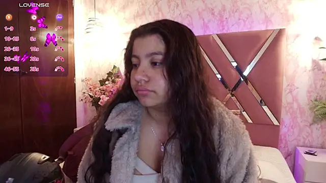 Miaa Smiith1 online show from February 25, 2025, 12:03 pm