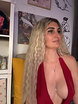 EvelynFrances online show from July 8, 2026, 6:12 pm
