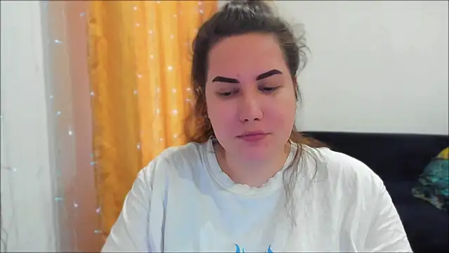  madalexa  online show from April 22, 2026, 2:18 pm