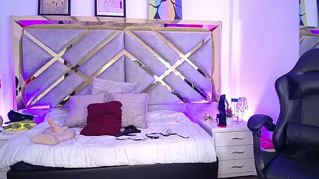 Moon Water   online show from April 14, 2026, 11:27 am