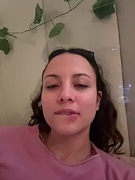 Snapshot of Megan_Rodrigo chatting on February 1, 2026, 1:20 pm Megan Rodrigo online show from February 1, 2026, 1:20 pm