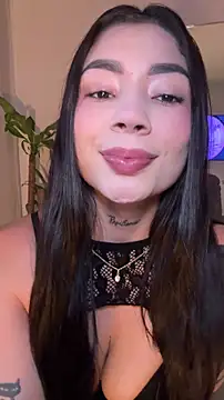Snapshot of Roxanne_08 chatting on March 25, 2026, 9:43 pm Roxanne 08 online show from March 25, 2026, 9:43 pm