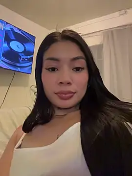 Snapshot of Roxanne_08 chatting on May 29, 2026, 1:25 am Roxanne 08 online show from May 29, 2026, 1:25 am