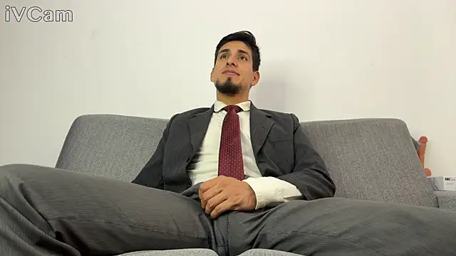 Tom blunt96 online show from April 9, 2026, 4:23 pm