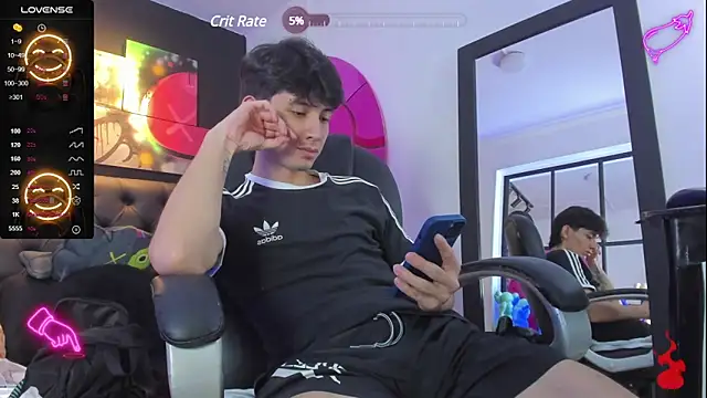 Santi delacruz online show from December 3, 2024, 8:39 pm