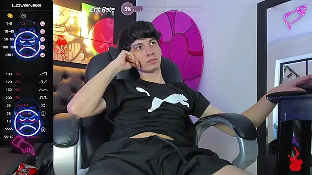 Santi delacruz online show from January 31, 2025, 9:05 pm