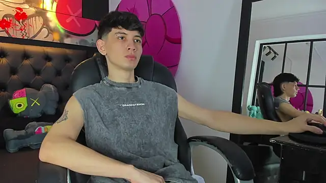 Santi delacruz online show from February 10, 2025, 4:25 pm