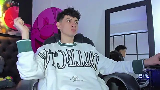 Santi delacruz online show from February 11, 2025, 2:35 pm